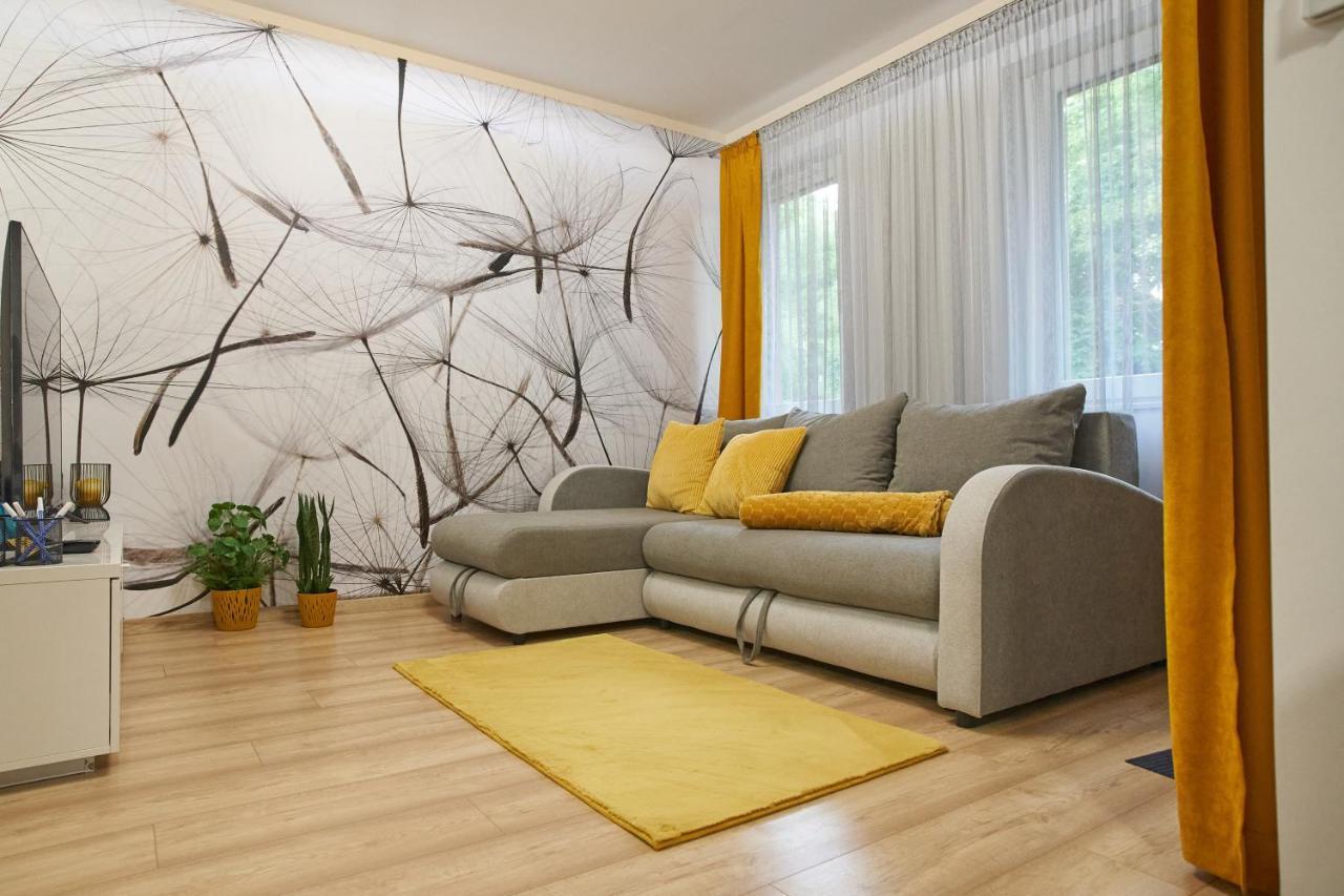 Sunlight Bronze - Szeged Apartment Exterior photo