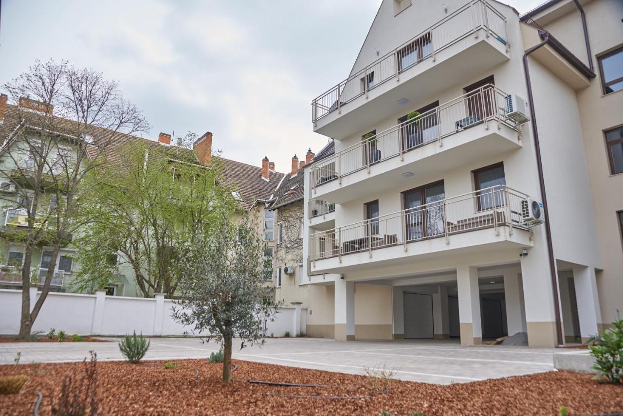 Sunlight Bronze - Szeged Apartment Exterior photo